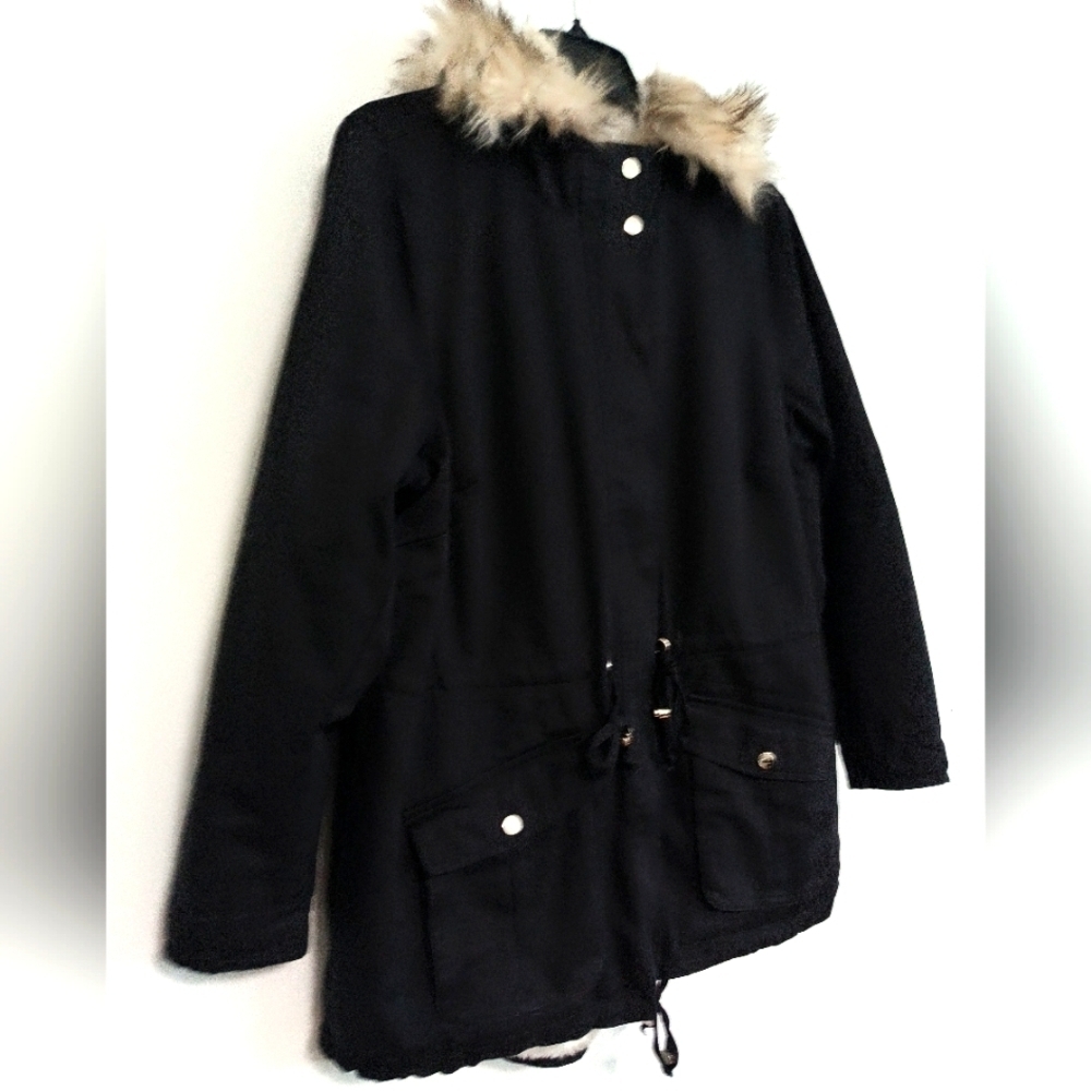 New Women's Parka Black Fur-Trimmed Jacket / Size 0X (14-16) - Picture 11 of 12